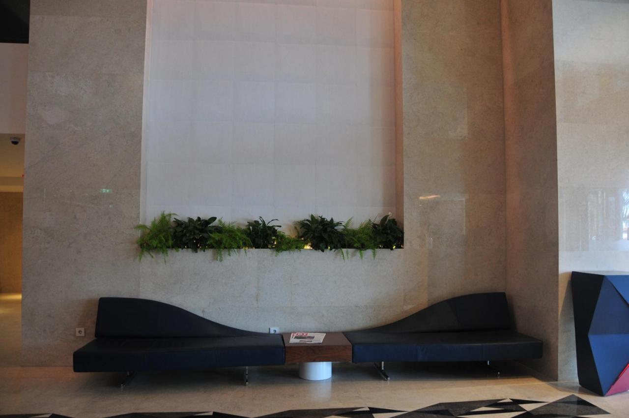 Sea View Apartment Near To The Dancing And Music Fountains Batumi Exterior photo